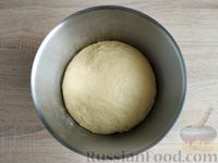 Фото приготовления рецепта: Дрожжевые булочки из картофельного теста - шаг №12