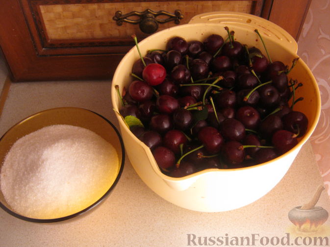 Как приготовить варенье из вишни с косточкой на зиму