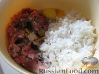 Фото приготовления рецепта: Тефтели с рисом  в томатном соусе - шаг №7