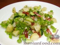 Фото к рецепту: Летний салат с колбасой