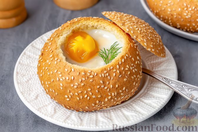 Быстрый завтрак: яичница в булочке по-болгарски – легкое и вкусное блюдо