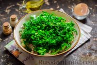 Фото приготовления рецепта: Рыбные котлеты со шпинатом и зелёным горошком - шаг №7