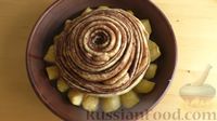 Фото приготовления рецепта: Дрожжевой пирог-перевёртыш с яблоками в карамели - шаг №14