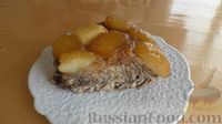 Фото приготовления рецепта: Дрожжевой пирог-перевёртыш с яблоками в карамели - шаг №17