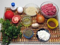 Фото приготовления рецепта: Суп с рисом, мясными фрикадельками и помидорами - шаг №1