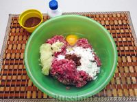 Фото приготовления рецепта: Суп с рисом, мясными фрикадельками и помидорами - шаг №5