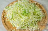 Фото приготовления рецепта: Щи из молодой капусты с луком-пореем - шаг №8