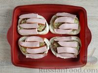 Фото приготовления рецепта: Горячие бутерброды с кабачком, сосисками и сыром - шаг №11