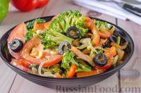Фото к рецепту: Салат из брокколи и помидоров, с перцем, маслинами и песто