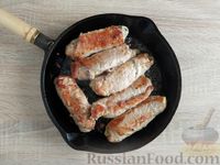 Фото приготовления рецепта: Рулетики из свинины со шпинатом и яйцами - шаг №15