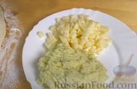 Фото приготовления рецепта: Дрожжевые мини-пирожки с картофельным пюре с зеленью и моцареллой - шаг №6