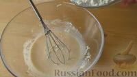 Фото приготовления рецепта: Лепёшки на йогурте - шаг №3