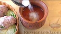 Фото приготовления рецепта: Капустная запеканка с котлетами из мясного фарша и риса, или Ленивые голубцы - шаг №8
