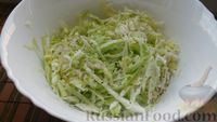 Фото приготовления рецепта: Овощной салат с икрой минтая - шаг №6