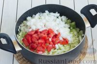 Фото приготовления рецепта: Суп с капустой, сельдереем, сладким перцем и помидором - шаг №5