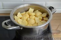 Фото приготовления рецепта: Говядина, тушенная с молодой картошкой - шаг №11