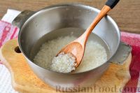 Фото приготовления рецепта: Роллы с солёной скумбрией и свежим огурцом - шаг №3