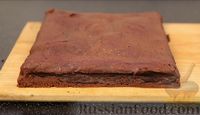Фото приготовления рецепта: Шоколадный брауни со сливочно-карамельным кремом - шаг №15