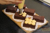 Фото приготовления рецепта: Шоколадный брауни со сливочно-карамельным кремом - шаг №19