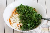 Фото приготовления рецепта: Картофельные драники со шпинатом и морковью - шаг №5