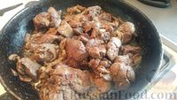 Фото приготовления рецепта: Лазанья с куриной печенью и грибами - шаг №8