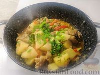 Фото приготовления рецепта: Рагу с курицей, картофелем и тыквой - шаг №9