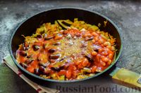 Фото приготовления рецепта: Куриное филе, запечённое с фасолью и овощами, в томатном соусе - шаг №10