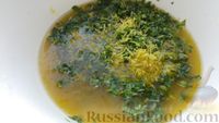 Фото приготовления рецепта: Свинина, запечённая в рукаве, с соусом из чеснока, зелени и лимона - шаг №13
