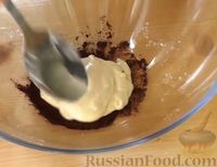 Фото приготовления рецепта: Кекс "Зебра" на кефире и растительном масле - шаг №5