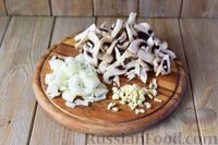 Фото приготовления рецепта: Картофельные ньокки со сливочно-сырным соусом с грибами - шаг №3