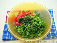 Фото приготовления рецепта: Салат из огурцов и помидоров, с мятой и лаймом - шаг №9
