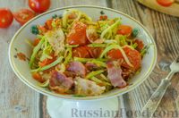 Фото к рецепту: Кабачковая "лапша" с помидорами и беконом