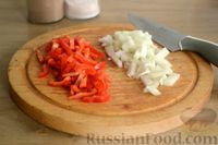 Фото приготовления рецепта: Суп с овощами и копчёной колбасой - шаг №3