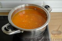 Фото приготовления рецепта: Суп с овощами и копчёной колбасой - шаг №8