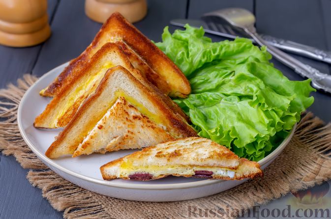 Горячие бутерброды с колбасой и яйцом (на сковороде). - рецепт с фотографиями - Patee. Рецепты