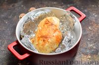 Фото приготовления рецепта: Салат с курицей, огурцами, сыром и яйцами - шаг №4