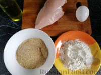 Фото приготовления рецепта: Роллы с курицей, огурцом и авокадо - шаг №5