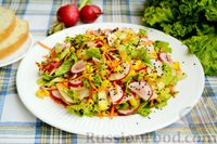Фото к рецепту: Салат с редиской, огурцом, морковью и кукурузой