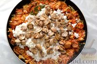 Фото приготовления рецепта: Капуста, тушенная с мясом, рисом и грибами - шаг №13