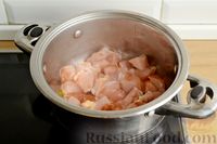 Фото приготовления рецепта: Пряный суп с куриным филе и консервированной фасолью - шаг №5