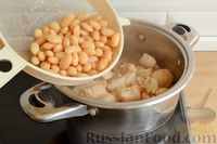Фото приготовления рецепта: Пряный суп с куриным филе и консервированной фасолью - шаг №11