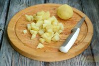 Фото приготовления рецепта: Салат с тунцом, редисом, картофелем и помидорами - шаг №3