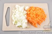 Фото приготовления рецепта: Икра из солёных огурцов и моркови - шаг №2