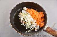 Фото приготовления рецепта: Икра из солёных огурцов и моркови - шаг №3
