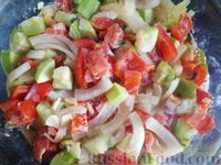 Фото приготовления рецепта: Кабачки, тушенные с болгарским перцем и помидором, в микроволновке - шаг №9
