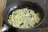 Фото приготовления рецепта: Жюльен из курицы, шампиньонов и сыра бри - шаг №4