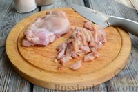 Фото приготовления рецепта: Жюльен из курицы, шампиньонов и сыра бри - шаг №7