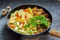 Фото приготовления рецепта: Рагу из молодого картофеля, кабачков и куриной печени - шаг №9