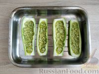 Фото приготовления рецепта: Лодочки из кабачков с сосисками, сыром и зеленью - шаг №9