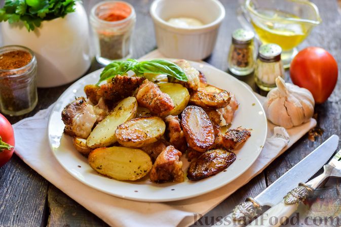 Картошка с мясом в духовке: 15 простых и вкусных рецептов